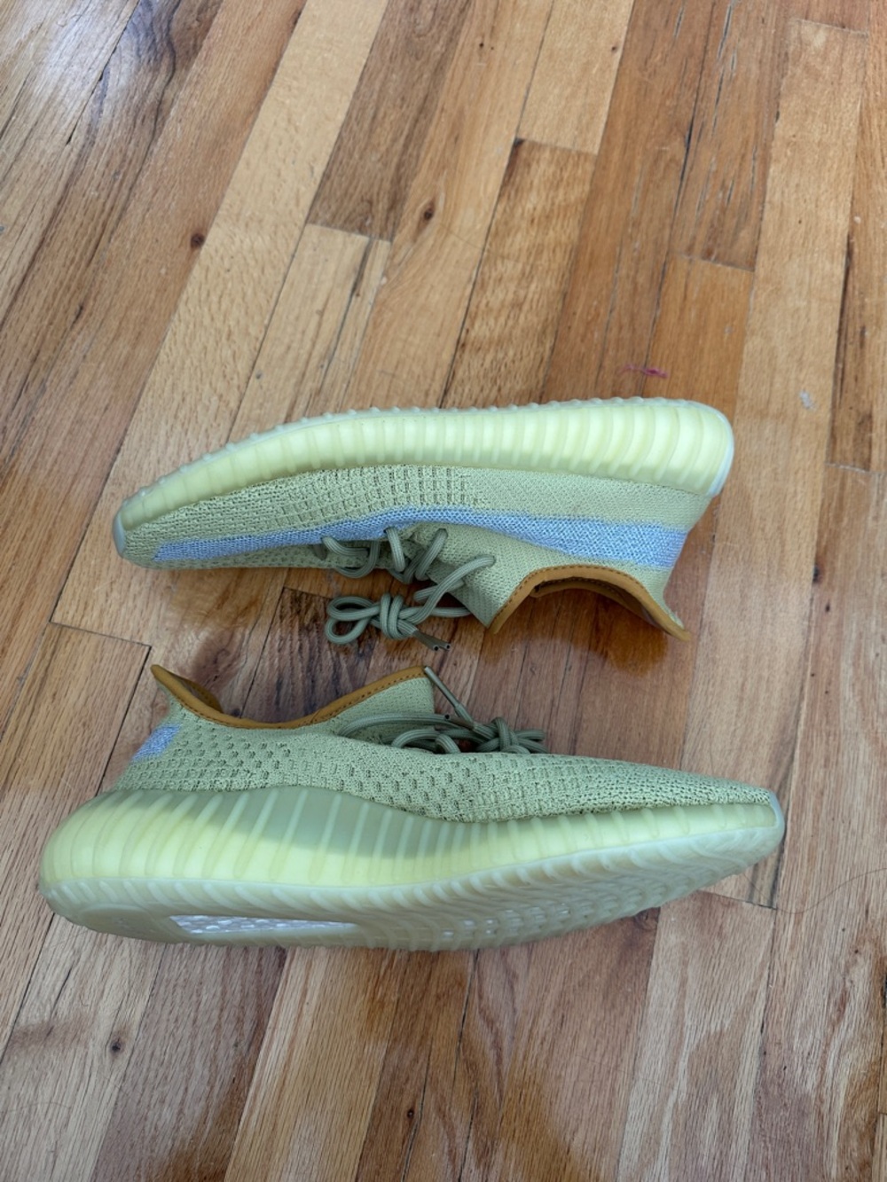 Yeezy Boost 350 V2 Marsh Mens Practically New Only Worn in House sz 10.5 - Picture 2 of 9